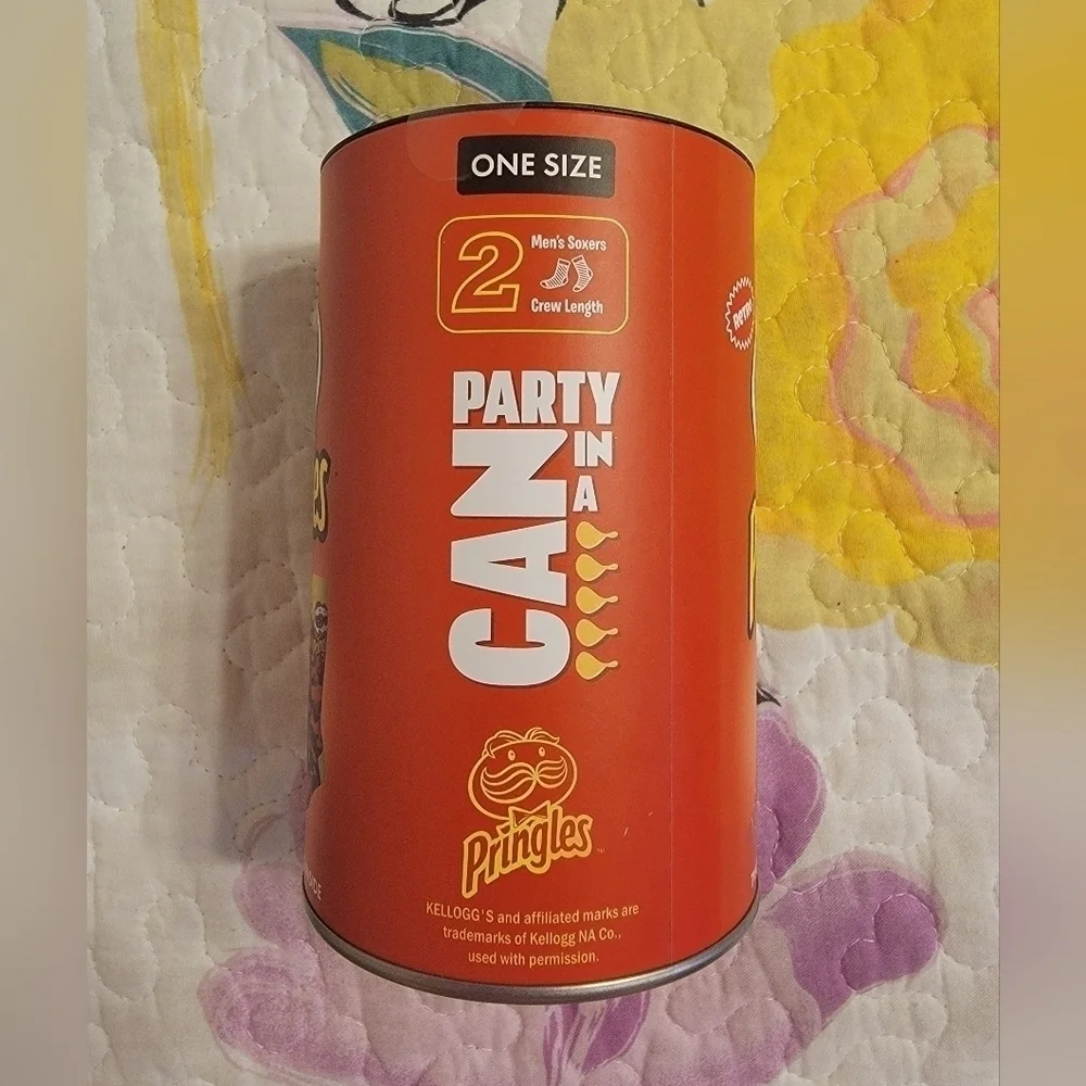 NWT 2 Pairs of Men's Crew Socks with Pringles Design